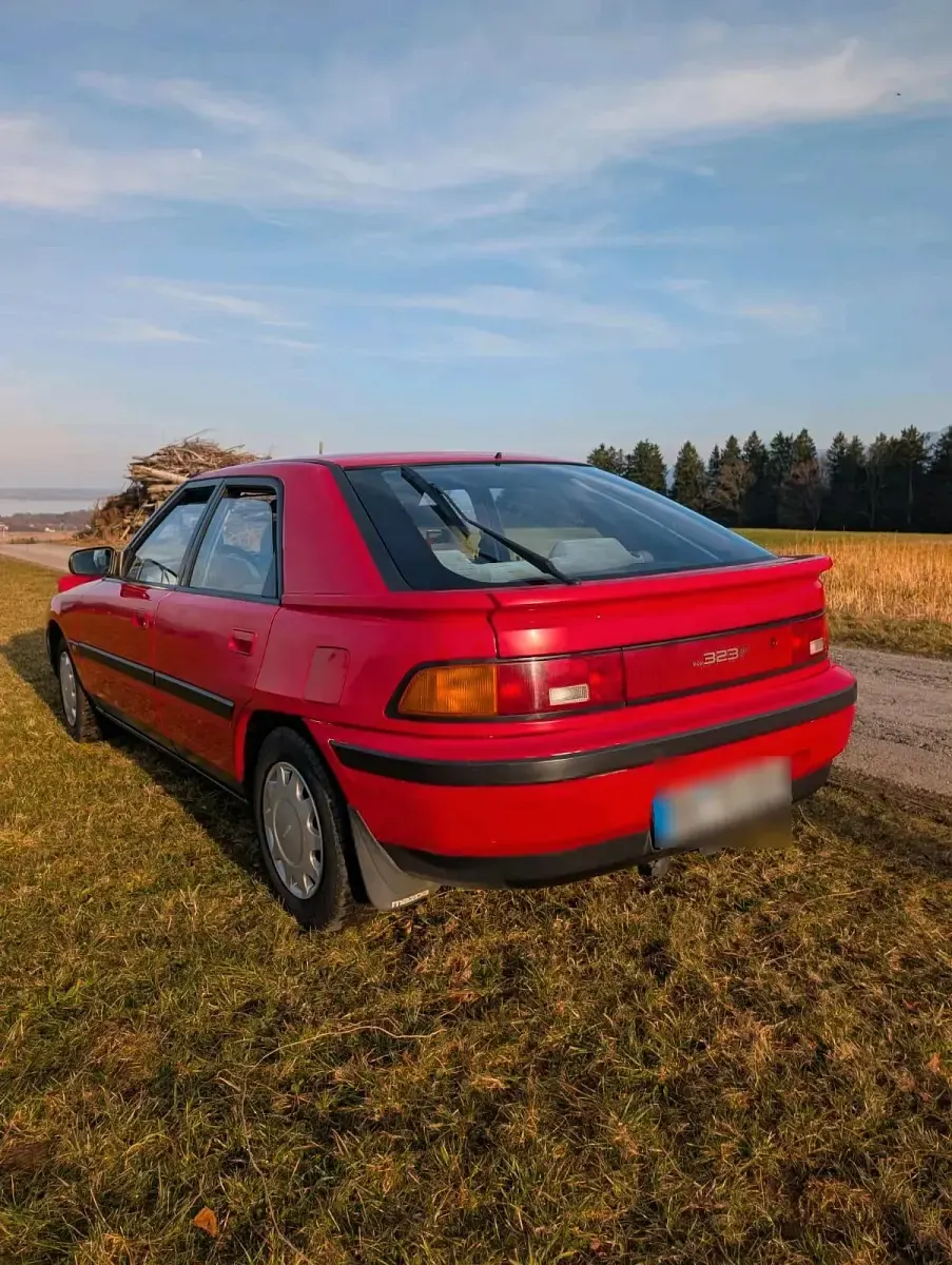 Gebraucht Mazda 323F 88 PS (64 kW) 1990 Rot Kleinwagen