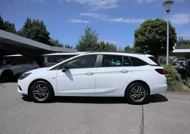 Gebraucht Opel Astra Edition 145 PS (106 kW) 2022 Schneeweiss Kleinwagen