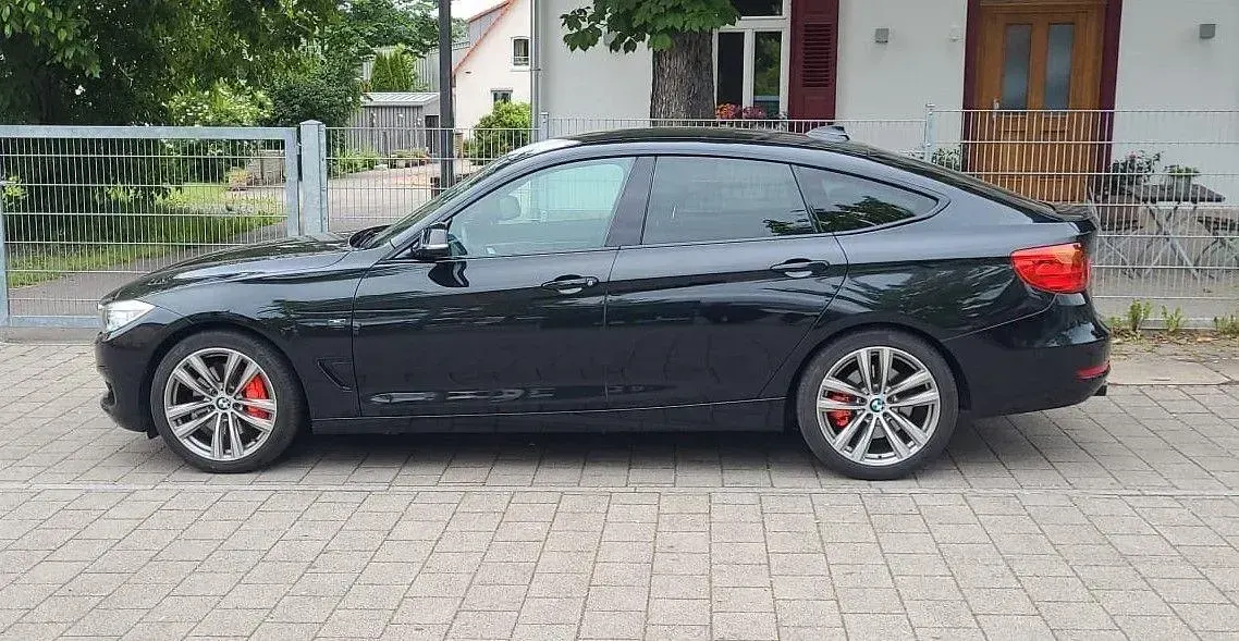 Gebraucht BMW 335 Sport Line 306 PS (225 kW) 2013 Schwarz Limousine