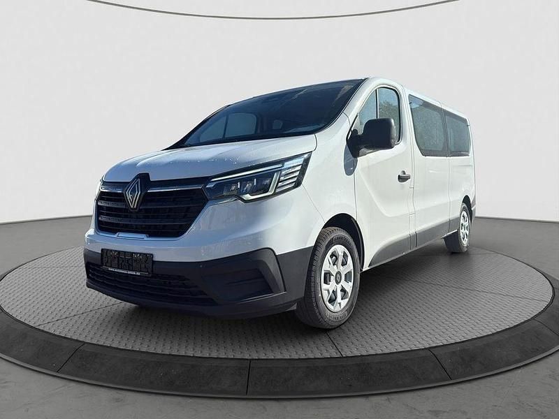 Gletscherweiss Gebraucht 2024 Renault Trafic Van | 36.495 € (Teuer) - Bild 1/4