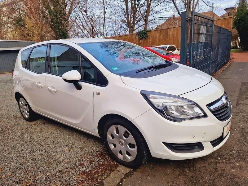 Gebraucht Opel Meriva Selection 95 PS (69 kW) 2016 Schneeweiss/summitwhite/arctic Van / Kleinbus