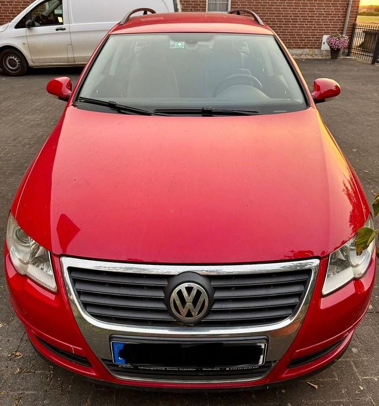 Rot Gebraucht 2006 VW Passat Comfortline Kombi | 2.300 € (Fairer Preis) - Bild 1/4