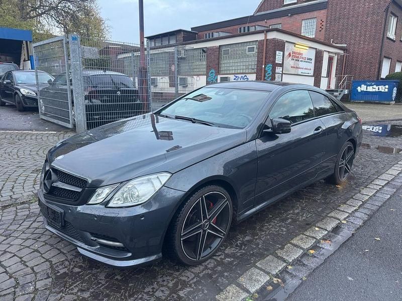 Gebraucht Mercedes E250 Avantgarde 204 PS (150 kW) 2013 Grau Coupé
