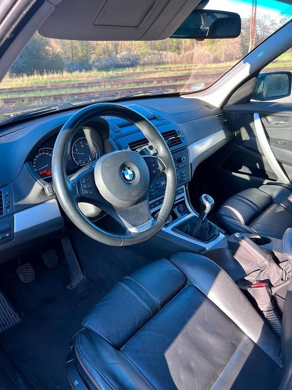 Second-hand BMW X3 Basis 177 CP (130 kW) 2009 Negru SUV