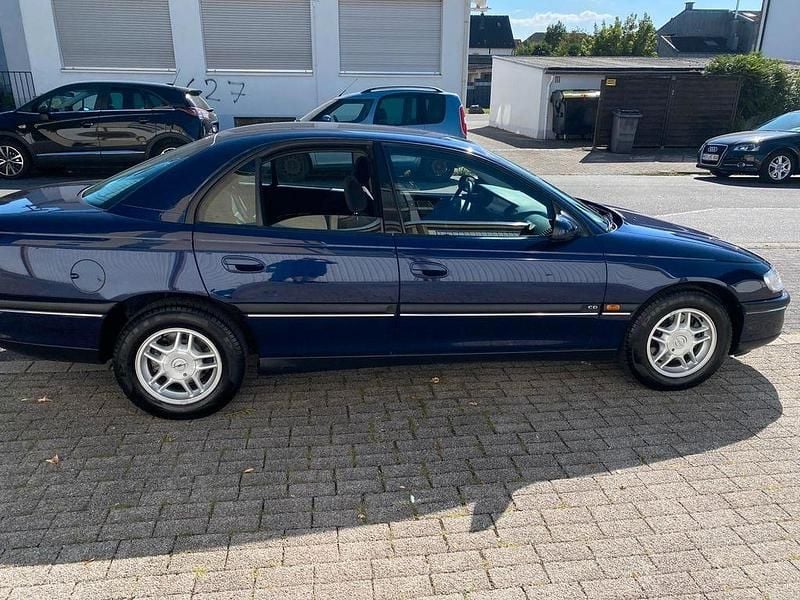 Gebraucht Opel Omega 136 PS (100 kW) 1998 Blau Limousine