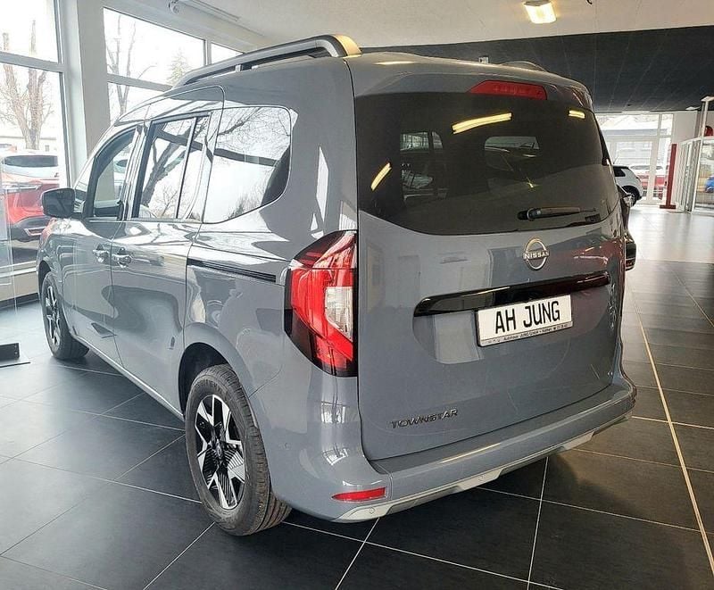 Neu Nissan Townstar Tekna 131 PS (96 kW) 2026 Grau Kombi