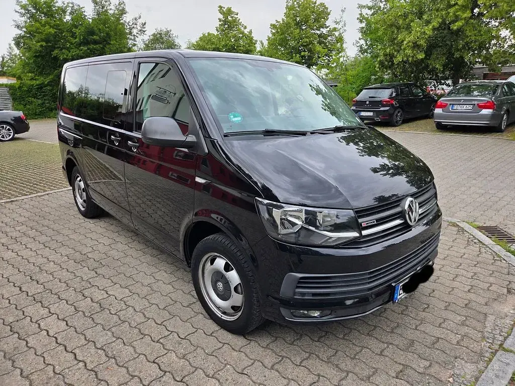 Gebraucht VW Multivan 150 PS (110 kW) 2016 Schwarz Van / Kleinbus