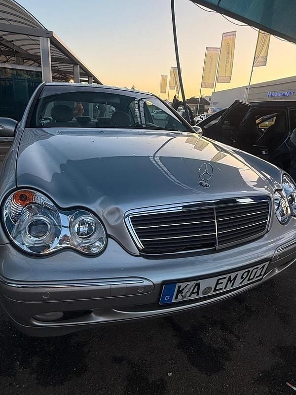 Gebraucht Mercedes C180 129 PS (94 kW) 2001 Grau Limousine
