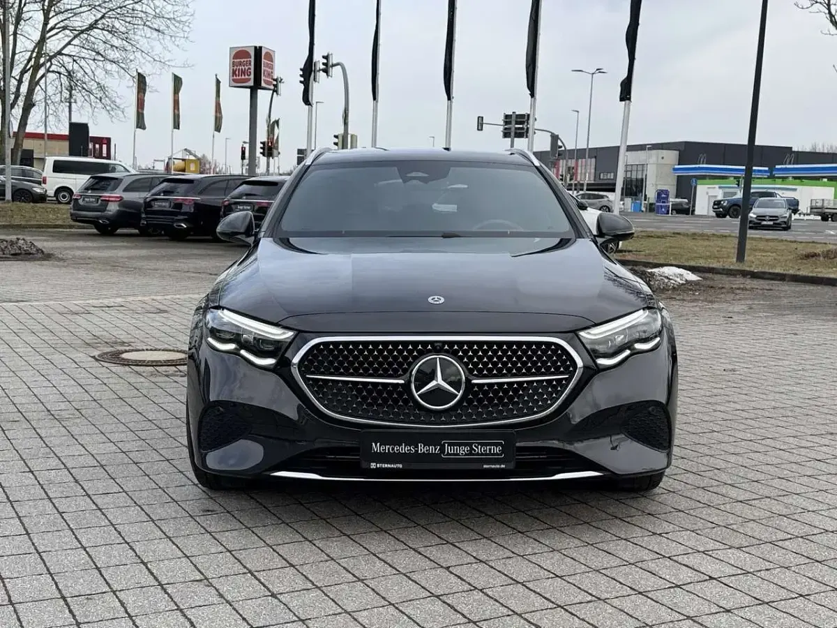 Usado Mercedes E220 Advanced Plus 197 CV (144 kW) 2025 Gris Familiar