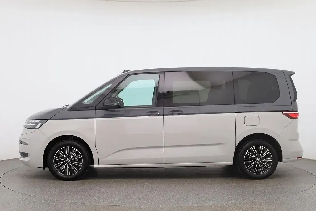 Gebraucht VW Multivan Life 136 PS (100 kW) 2023 Grau Van / Kleinbus