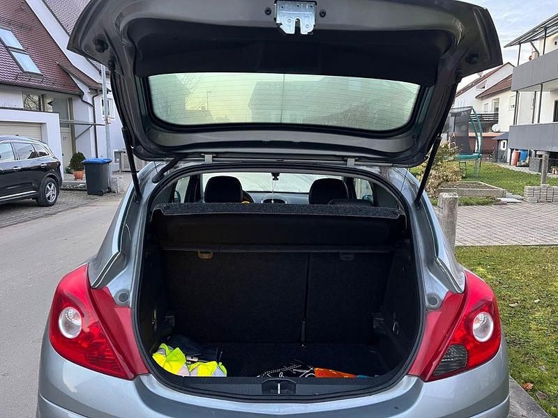 Gebraucht Opel Corsa Selection 101 PS (74 kW) 2012 Grau Kleinwagen