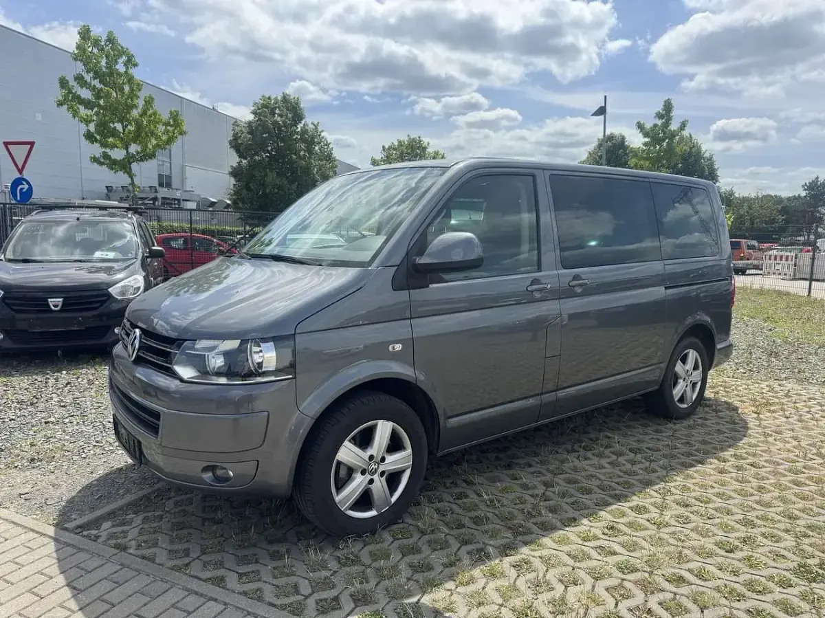 Gebraucht VW Multivan Comfortline 179 PS (131 kW) 2014 Natural grey metallic Van / Kleinbus