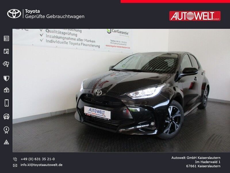 Schwarz Gebraucht 2024 Toyota Yaris Hybrid Comfort Limousine | 25.950 € (Teuer) - Bild 1/4