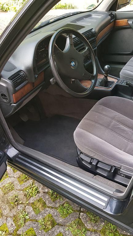 Schwarz Gebraucht 1990 BMW 735 Limousine | 8.600 € - Bild 1/4
