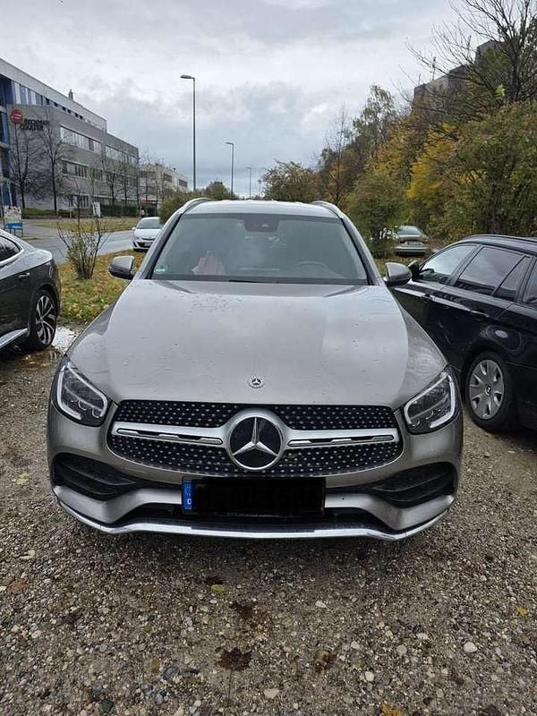 Gebraucht Mercedes GLC200 AMG line 197 PS (144 kW) 2021 Silber SUV