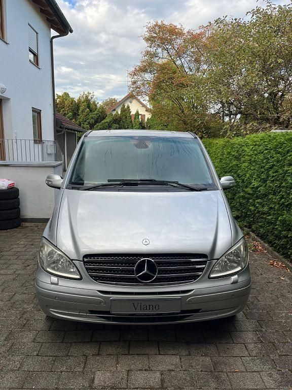 Silber Gebraucht 2008 Mercedes Viano Van / Kleinbus | 14.500 € (Teuer) - Bild 1/4
