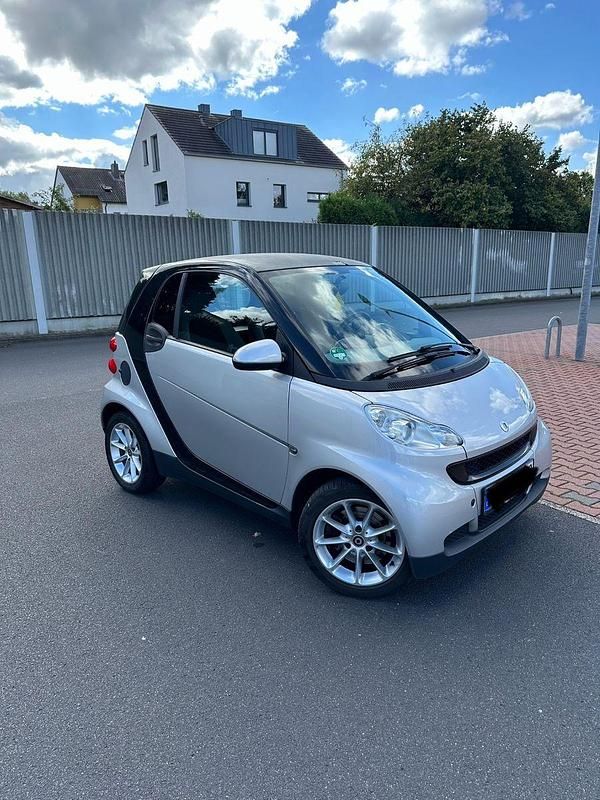 Grau Gebraucht 2009 Smart ForTwo Coupé Pure Coupé | 3.500 € (Guter Preis) - Bild 1/4