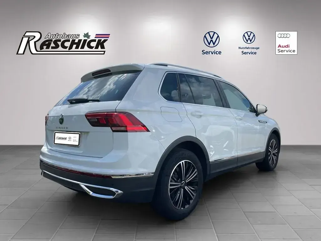 Gebraucht VW Tiguan Elegance 150 PS (110 kW) 2022 Pure white (weiß) SUV