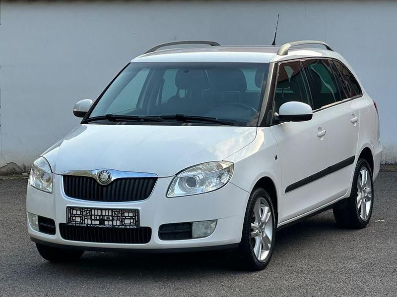 Weiß Gebraucht 2008 Skoda Fabia Sport Kombi | 2.499 € (Fairer Preis) - Bild 1/4