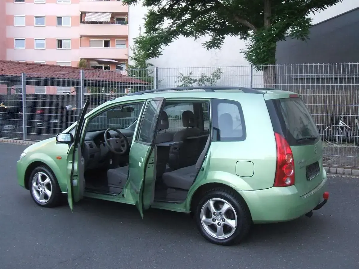 Gebraucht Mazda 5 131 PS (96 kW) 2005 Grün Van / Kleinbus