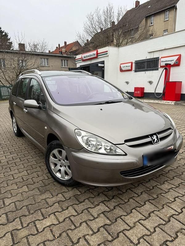 Grau Gebraucht 2002 Peugeot 307 Kombi | 1.800 € (Fairer Preis) - Bild 1/4
