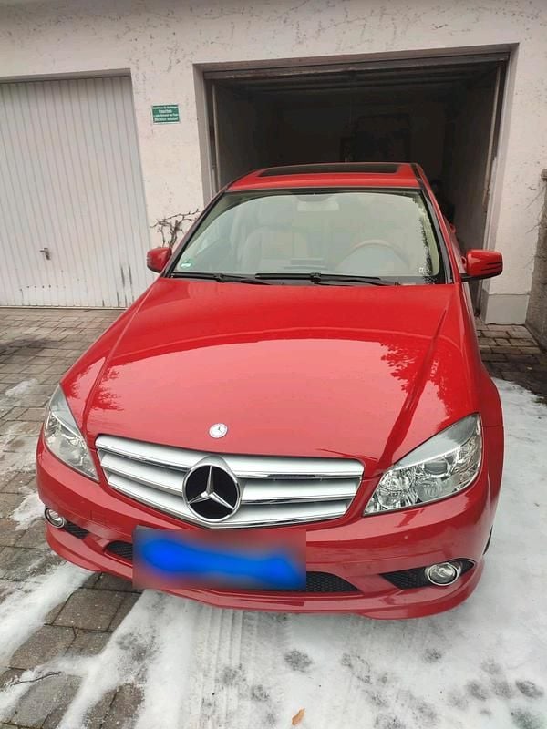 Gebraucht Mercedes C300 230 PS (169 kW) 2010 Rot Limousine