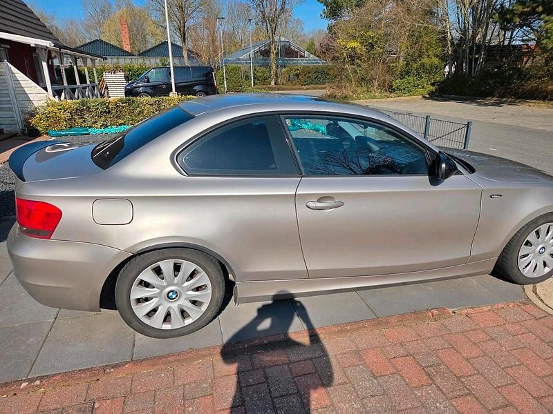 Gebraucht BMW 118 Coupé 143 PS (105 kW) 2011 Grau Coupé