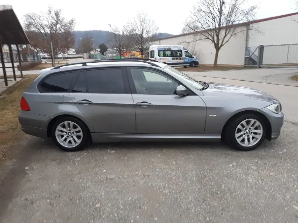 Gebraucht BMW 320 Sport Line 170 PS (125 kW) 2009 Silber Kombi