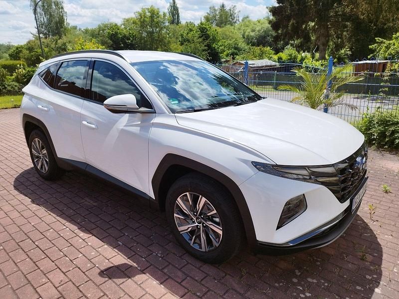 Weiß Gebraucht 2023 Hyundai Tucson SUV | 29.950 € (Teuer) - Bild 1/4
