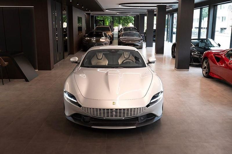 Gebraucht Ferrari Roma 620 PS (456 kW) 2024 Silber Coupé