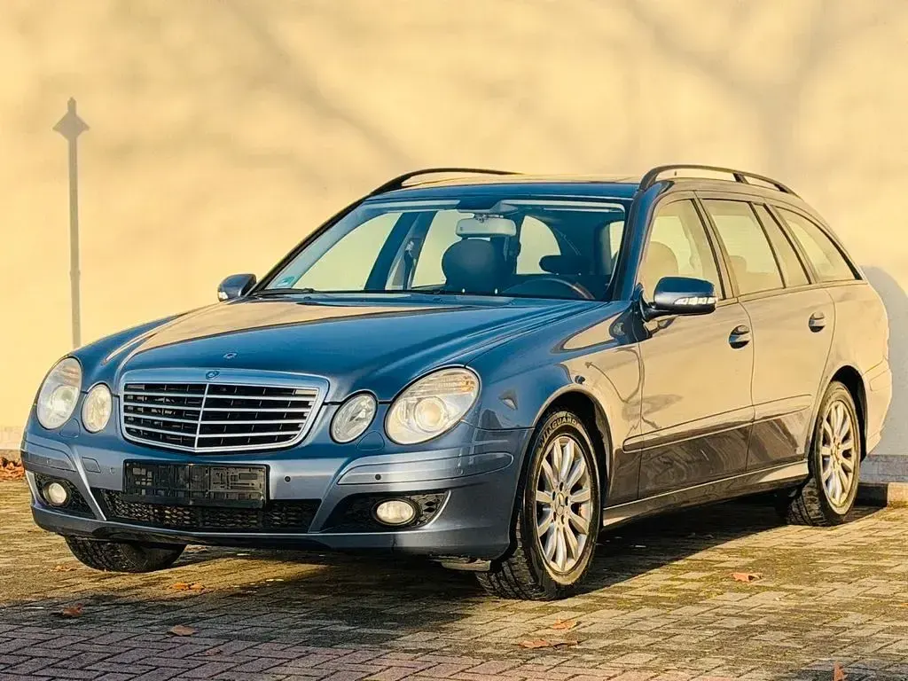Brugt Mercedes E220 Classic 170 HK (125 kW) 2007 Blå Sedan