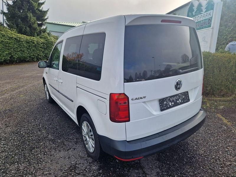 Gebraucht VW Caddy Trendline 102 PS (75 kW) 2018 Weiß Van / Kleinbus