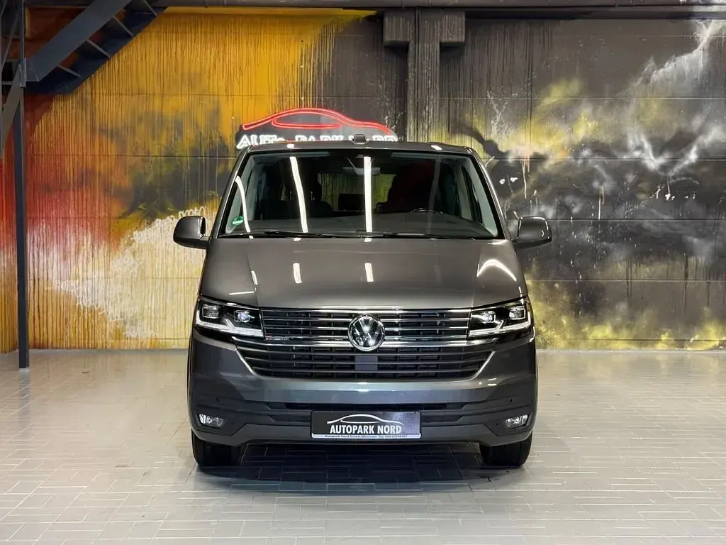 Gebraucht VW Multivan 199 PS (146 kW) 2020 Grau Van / Kleinbus