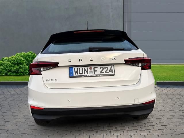 Neu Skoda Fabia Essence 80 PS (58 kW) 2025 Weiss Kleinwagen