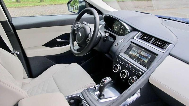 Gebraucht Jaguar E-Pace R-Dynamic 241 PS (177 kW) 2020 Blau SUV