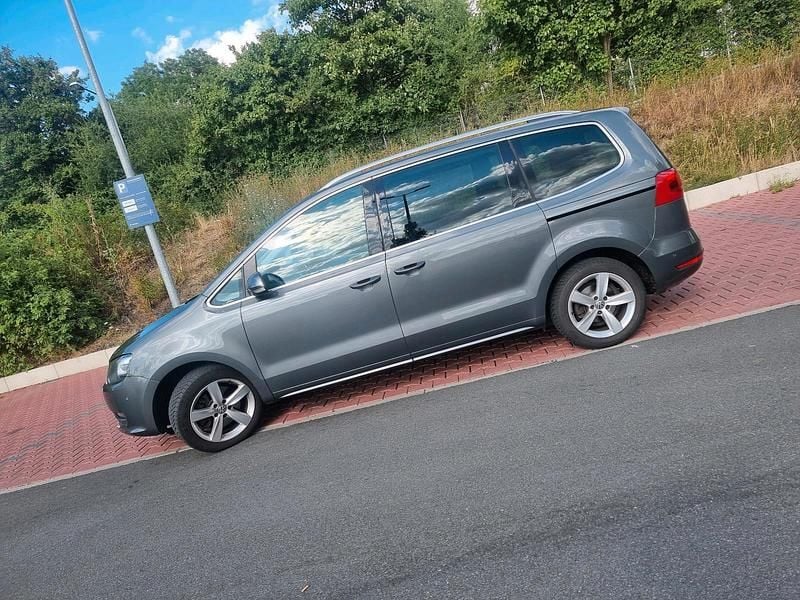 Gebraucht VW Sharan 140 PS (102 kW) 2014 Grau Van / Kleinbus