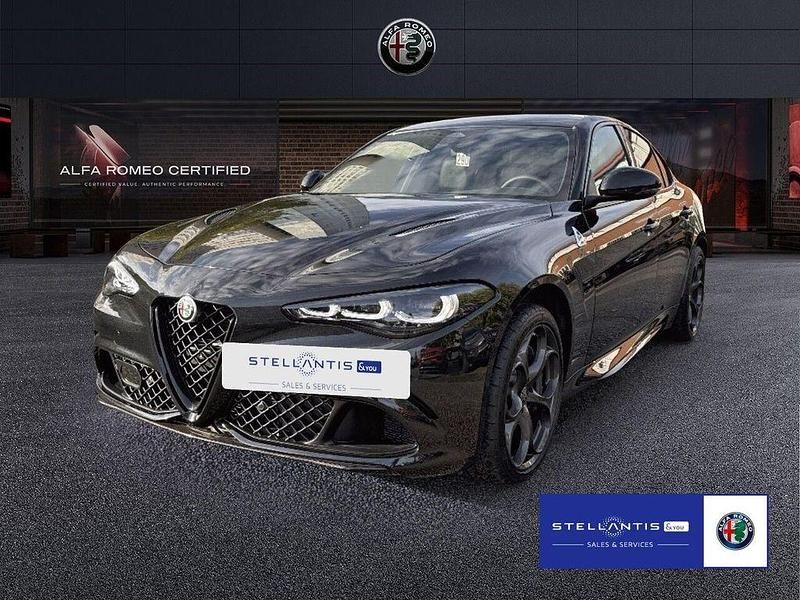 Neu 2025 Alfa Romeo Giulia Quadrifoglio Limousine | 99.980 € (Teuer) - Bild 1/4