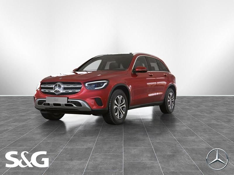 Designo hyazinthrot metallic Gebraucht 2021 Mercedes GLC300 AMG SUV | 35.890 € (Superpreis) - Bild 1/4