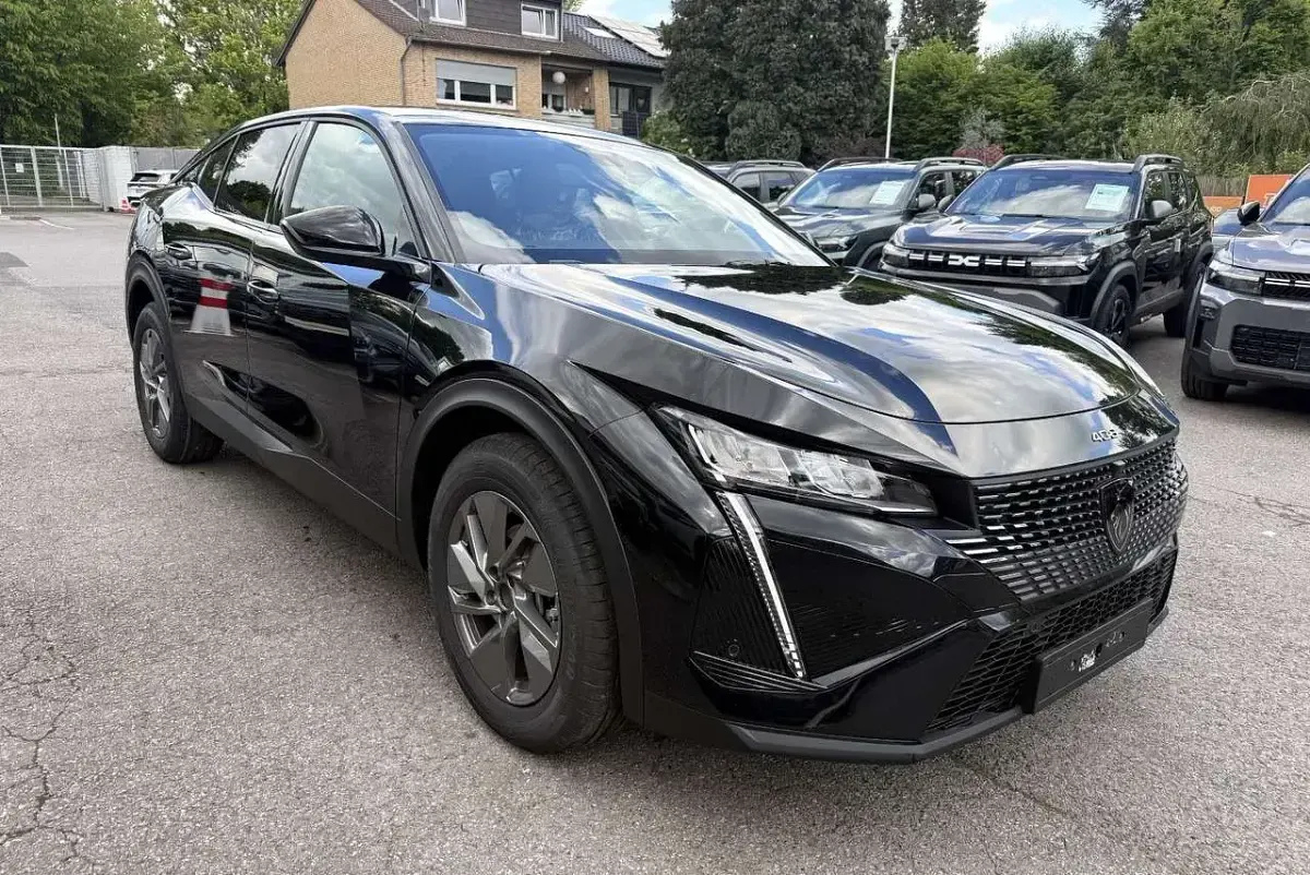 Neu Peugeot 408 Allure 145 PS (106 kW) 2026 Schwarz SUV