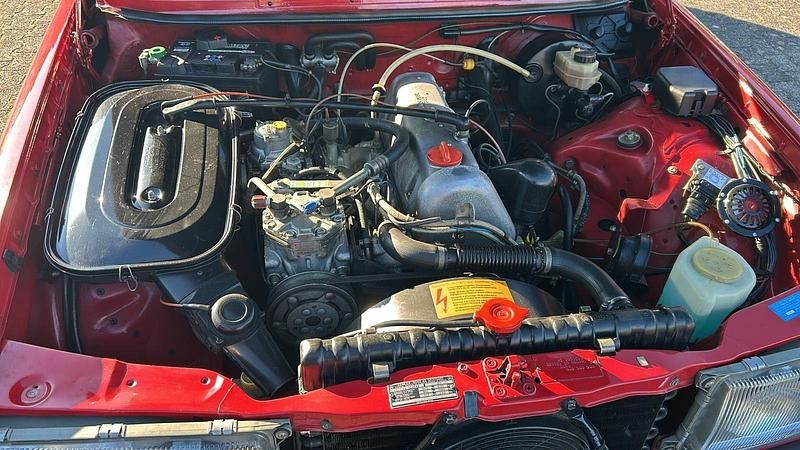 Gebraucht Mercedes 230 109 PS (80 kW) 1978 Rot Limousine