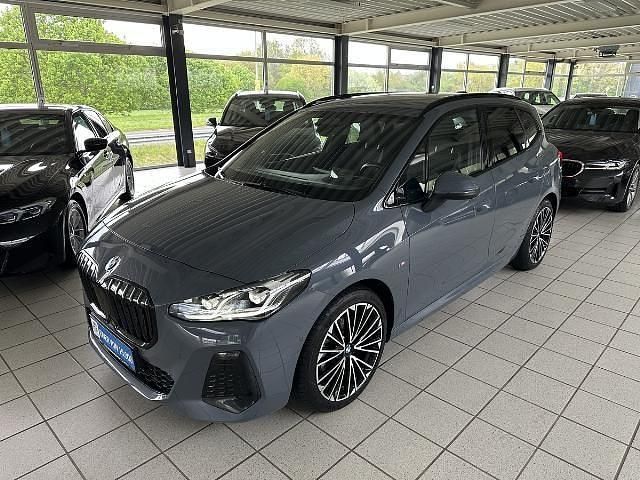 Grau Gebraucht 2023 BMW 218 Active Tourer M Sport Van / Kleinbus | 26.900 € (Guter Preis) - Bild 1/4