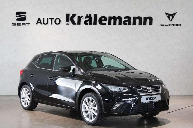 Midnight schwarz metallic Gebraucht 2024 Seat Ibiza FR Kleinwagen | 18.990 € (Fairer Preis) - Bild 1/4