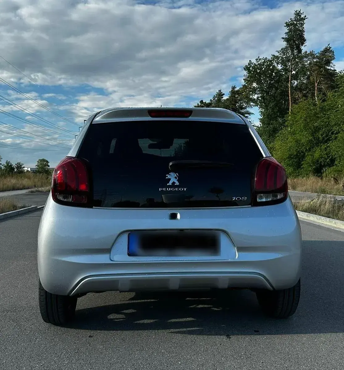 Gebraucht Peugeot 108 Allure 82 PS (60 kW) 2017 Silber Kleinwagen