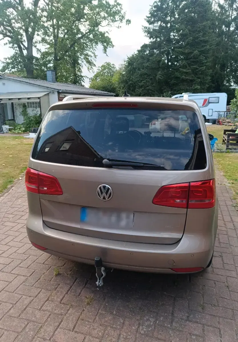 Gebraucht VW Touran Cup 140 PS (102 kW) 2014 Van / Kleinbus