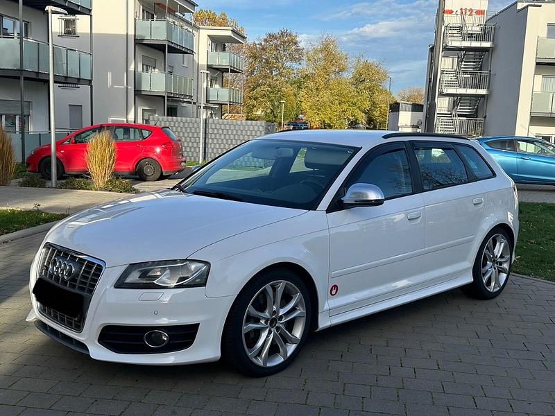 Weiß Gebraucht 2008 Audi S3 Limousine | 9.900 € (Guter Preis) - Bild 1/4