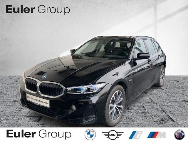 Schwarz Gebraucht 2022 BMW 330e Sport Line Kombi | 31.899 € (Superpreis) - Bild 1/4