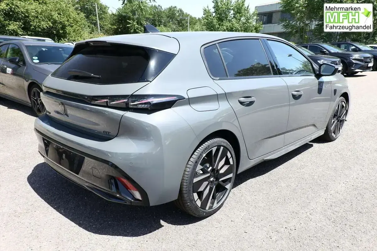 Neu Peugeot 308 GT 136 PS (100 kW) 2026 Selenium grau metallic Limousine