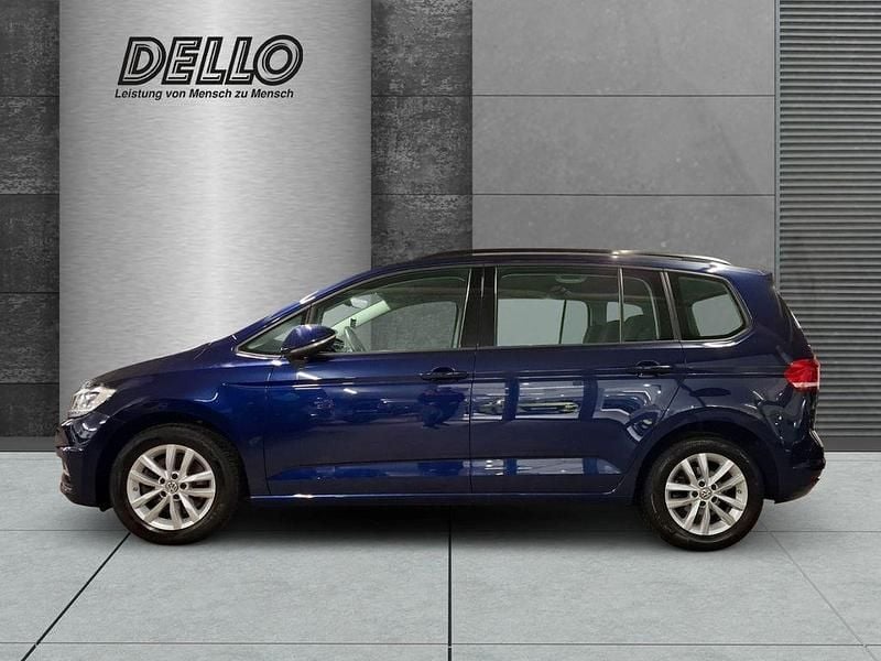 Gebraucht VW Touran Comfortline 116 PS (85 kW) 2020 Atlantik blue metallic Van / Kleinbus