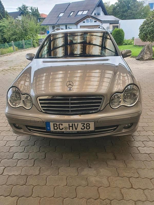 Andere farben Gebraucht 2006 Mercedes C180 Kombi | 3.300 € (Fairer Preis) - Bild 1/4
