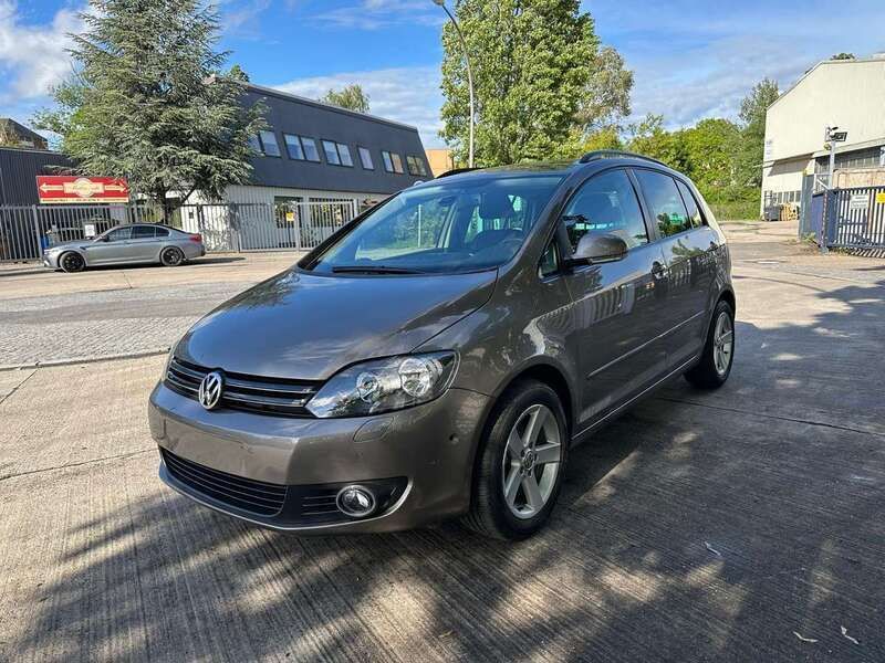 Kaschmirbraun metallic Gebraucht 2010 VW Golf Plus Cross Team Van / Kleinbus | 7.200 € (Fairer Preis) - Bild 1/4